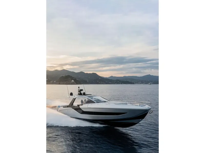 Slide: The Image of Azimut Verve 48 2026 - 38