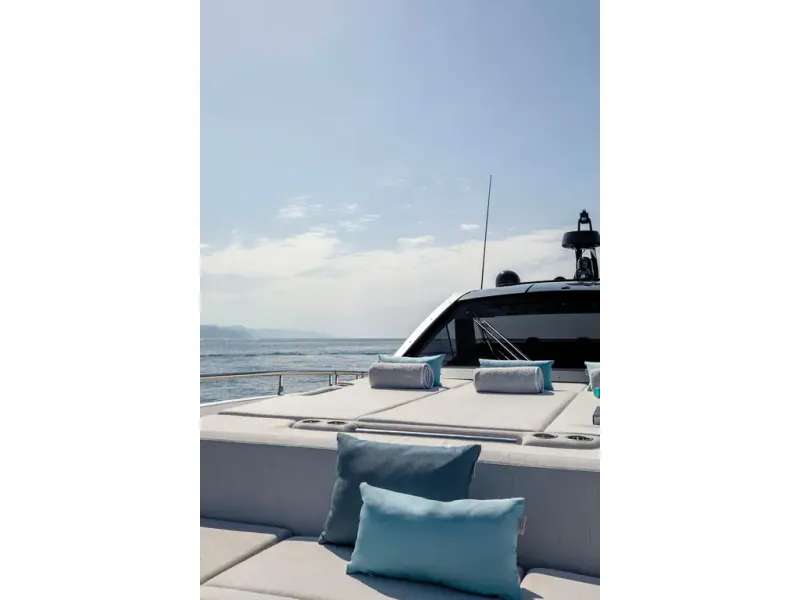 Slide: The Image of Azimut Verve 48 2026 - 5