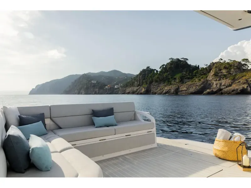 Slide: The Image of Azimut Verve 48 2026 - 6