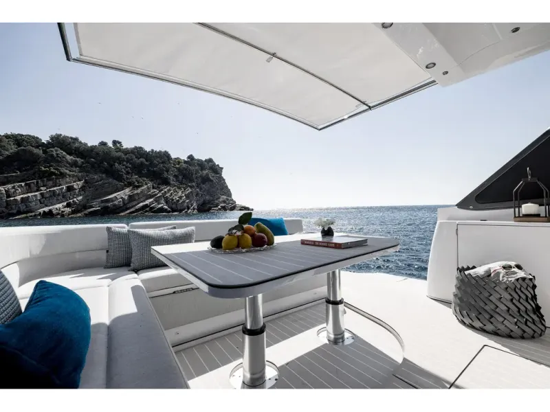 Slide: The Image of Azimut Verve 42 2026 - 10