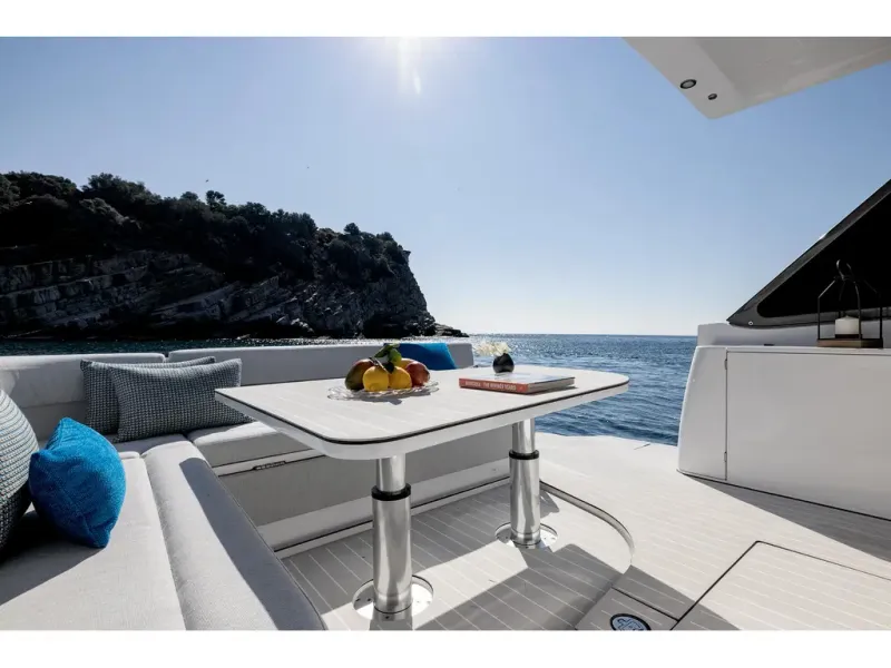 Slide: The Image of Azimut Verve 42 2026 - 11