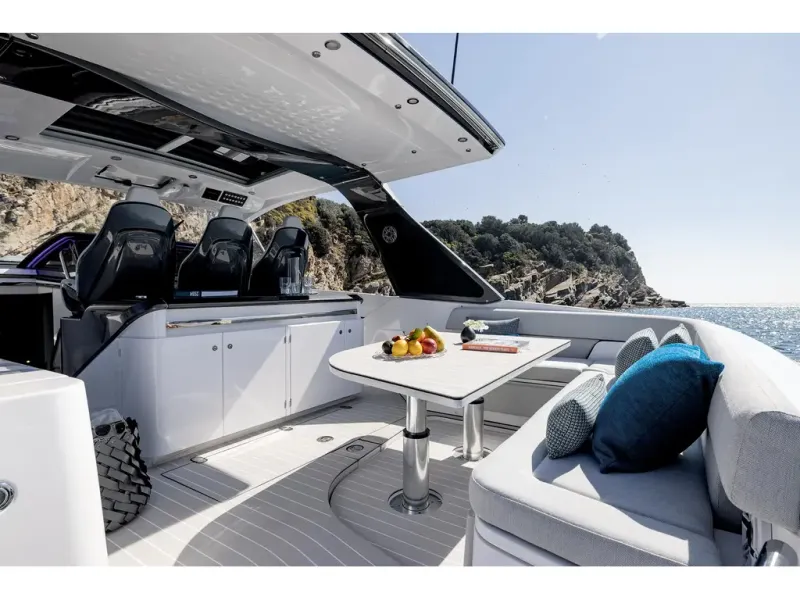 Slide: The Image of Azimut Verve 42 2026 - 13