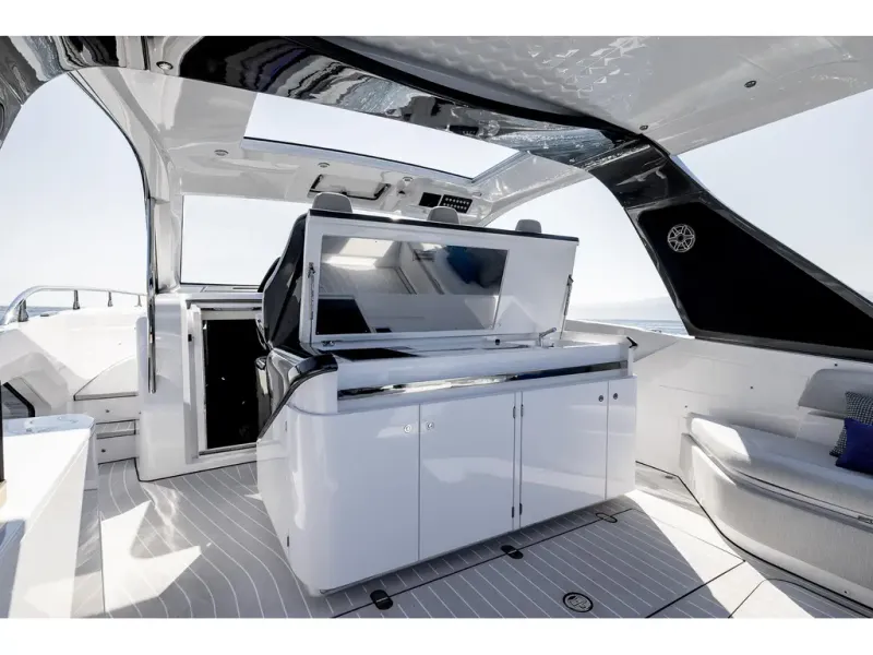 Slide: The Image of Azimut Verve 42 2026 - 15