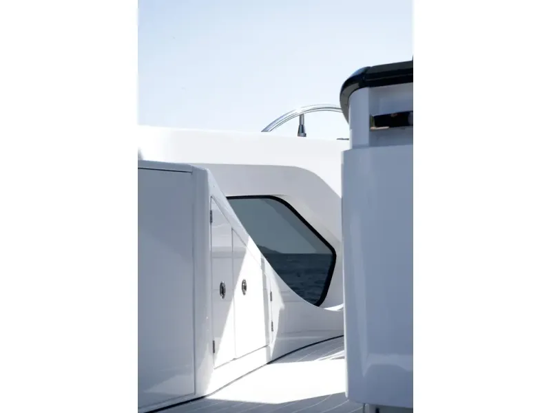 Slide: The Image of Azimut Verve 42 2026 - 17