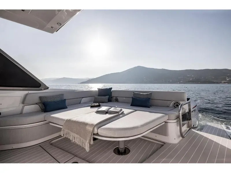 Slide: The Image of Azimut Verve 42 2026 - 18