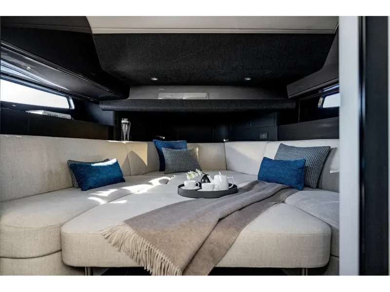 Slide: The Image of Azimut Verve 42 2026 - 24