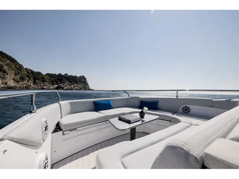 Slide: The Image of Azimut Verve 42 2026 - 27