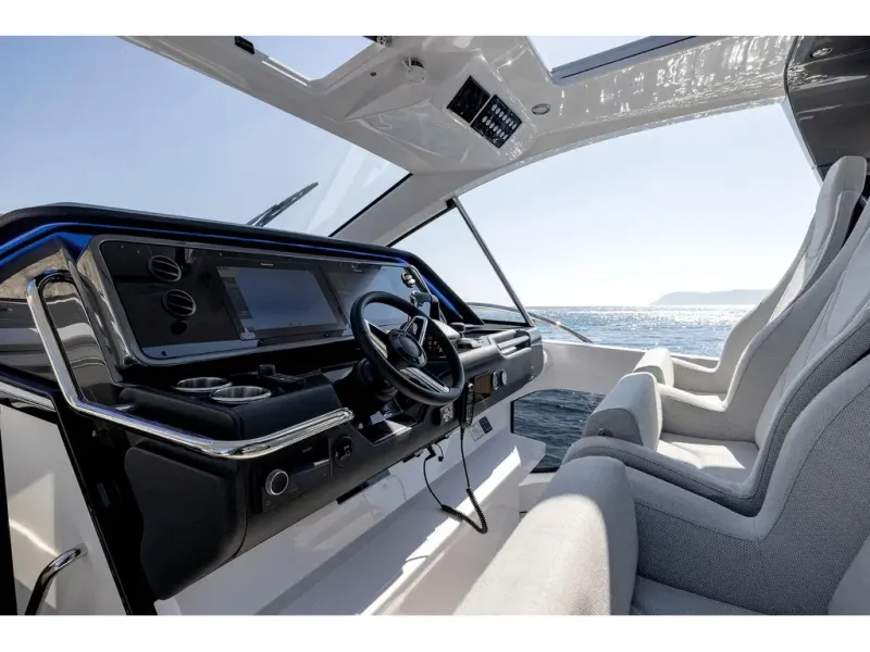 Slide: The Image of Azimut Verve 42 2026 - 30