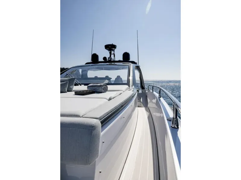 Slide: The Image of Azimut Verve 42 2026 - 35