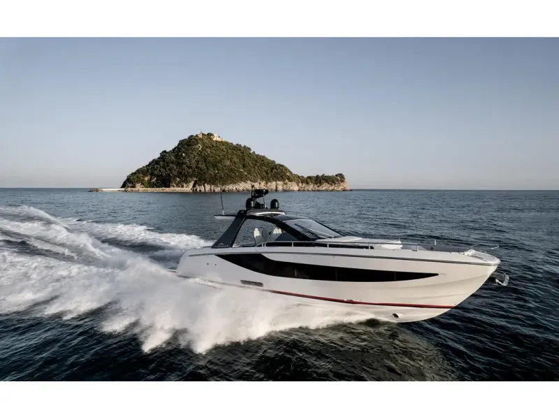 Slide: The Image of Azimut Verve 42 2026 - 5