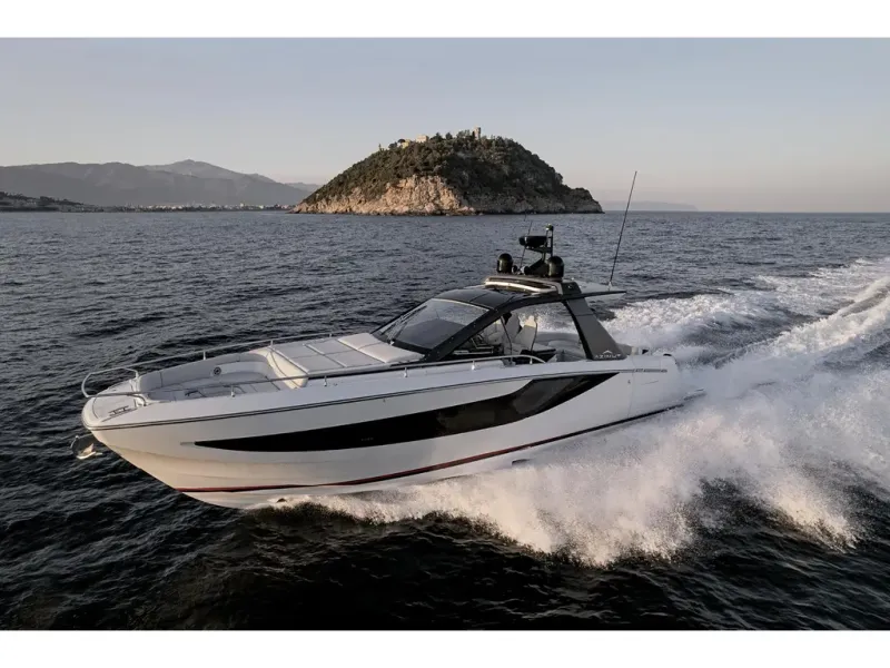 Slide: The Image of Azimut Verve 42 2026 - 6