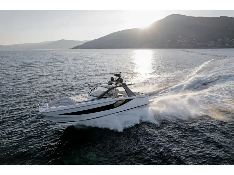 Slide: The Image of Azimut Verve 42 2026 - 7