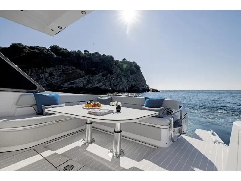 Slide: The Image of Azimut Verve 42 2026 - 9