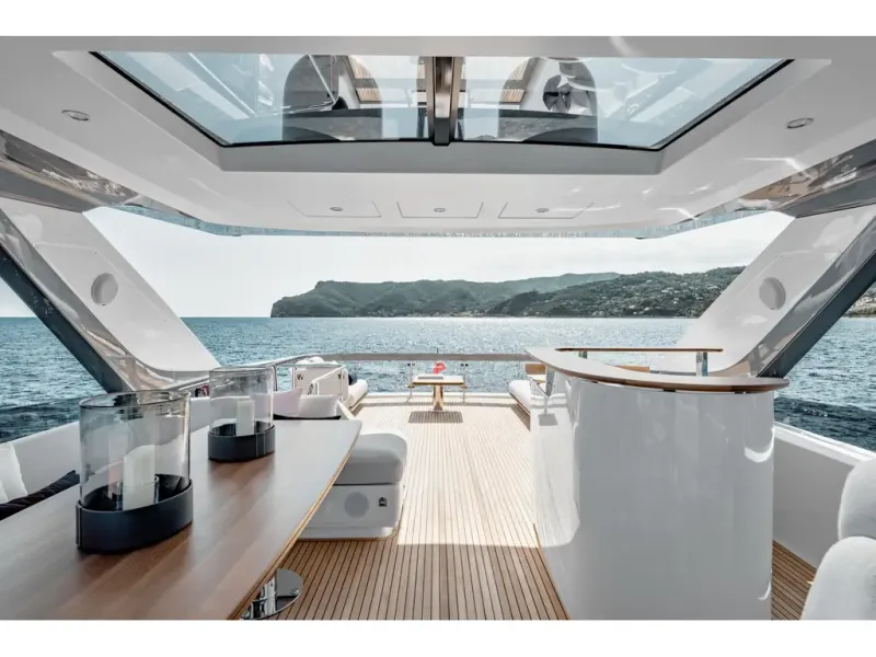 Slide: The Image of Azimut FLY 78 2026 - 11