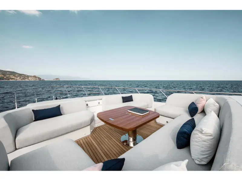 Slide: The Image of Azimut FLY 78 2026 - 15