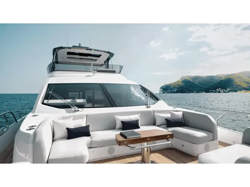 Slide: The Image of Azimut FLY 78 2026 - 16