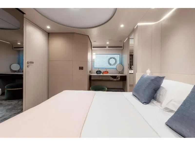 Slide: The Image of Azimut FLY 78 2026 - 24