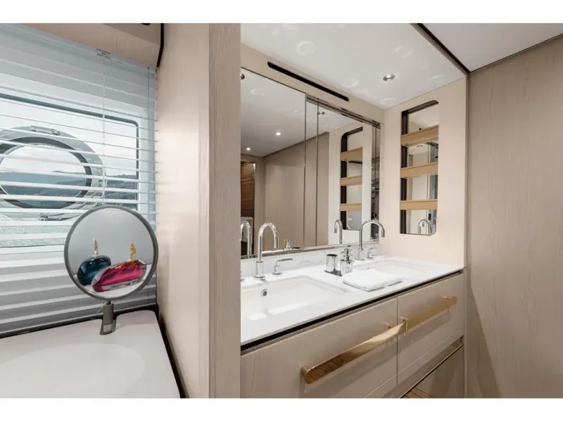 Slide: The Image of Azimut FLY 78 2026 - 25