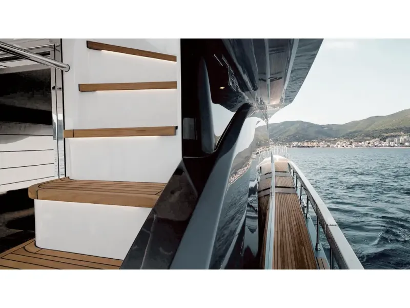 Slide: The Image of Azimut FLY 78 2026 - 34