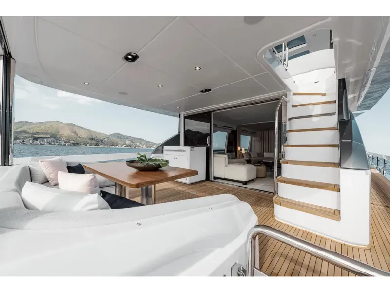 Slide: The Image of Azimut FLY 78 2026 - 8