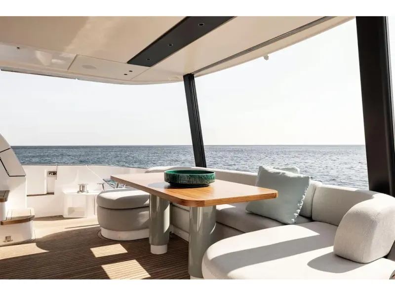 Slide: The Image of Azimut FLY 72 2026 - 10