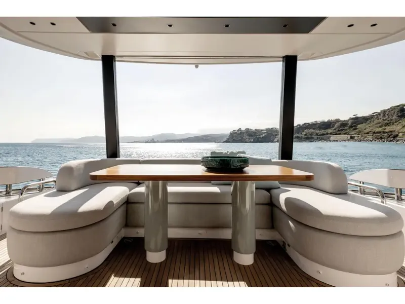 Slide: The Image of Azimut FLY 72 2026 - 11