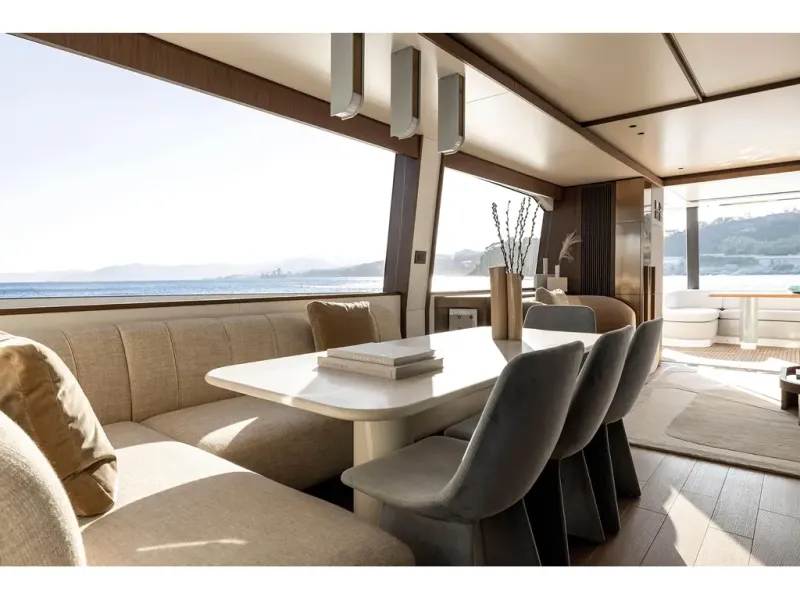 Slide: The Image of Azimut FLY 72 2026 - 16