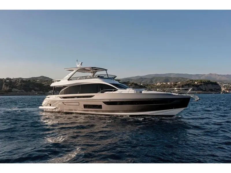 Slide: The Image of Azimut FLY 72 2026 - 2