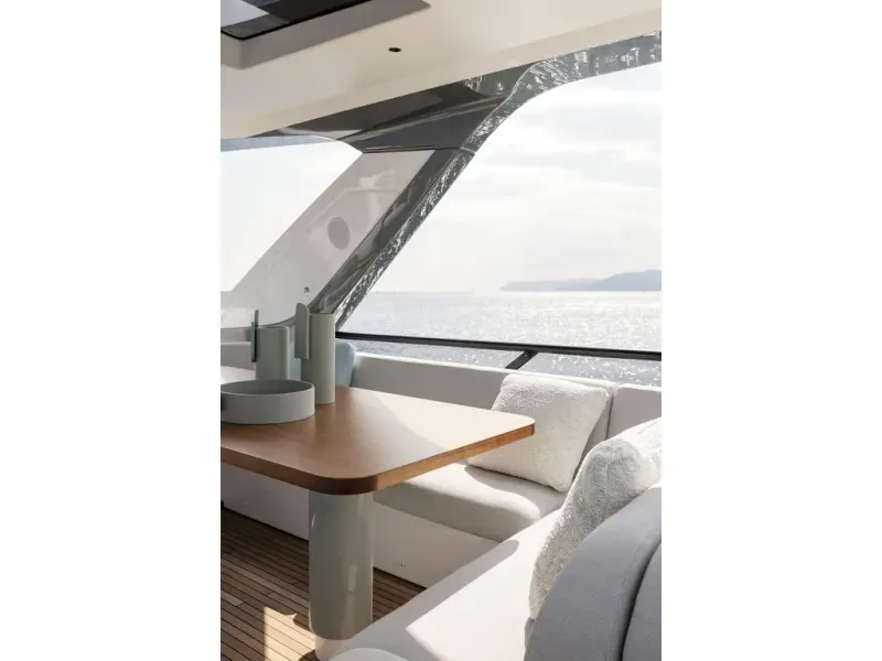 Slide: The Image of Azimut FLY 72 2026 - 21