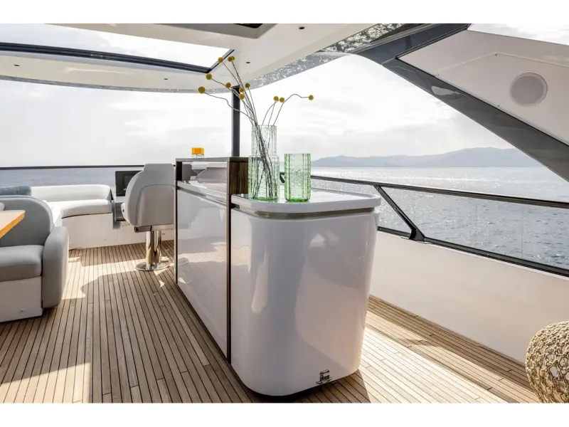 Slide: The Image of Azimut FLY 72 2026 - 24