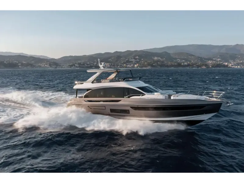 Slide: The Image of Azimut FLY 72 2026 - 3