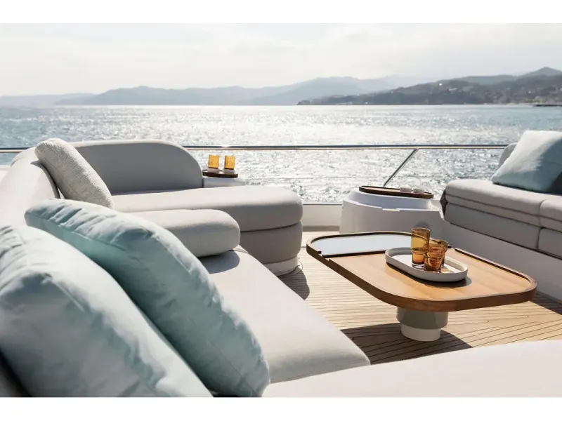 Slide: The Image of Azimut FLY 72 2026 - 33