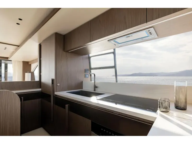 Slide: The Image of Azimut FLY 72 2026 - 35