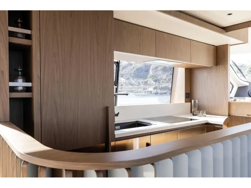 Slide: The Image of Azimut FLY 72 2026 - 36