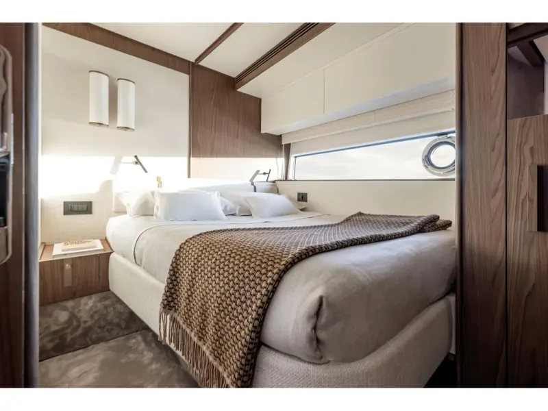 Slide: The Image of Azimut FLY 72 2026 - 41