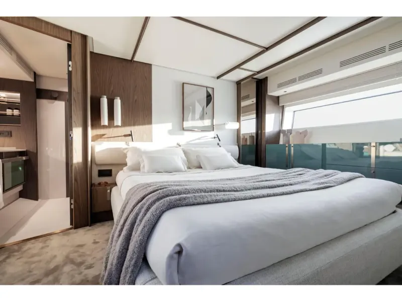 Slide: The Image of Azimut FLY 72 2026 - 45