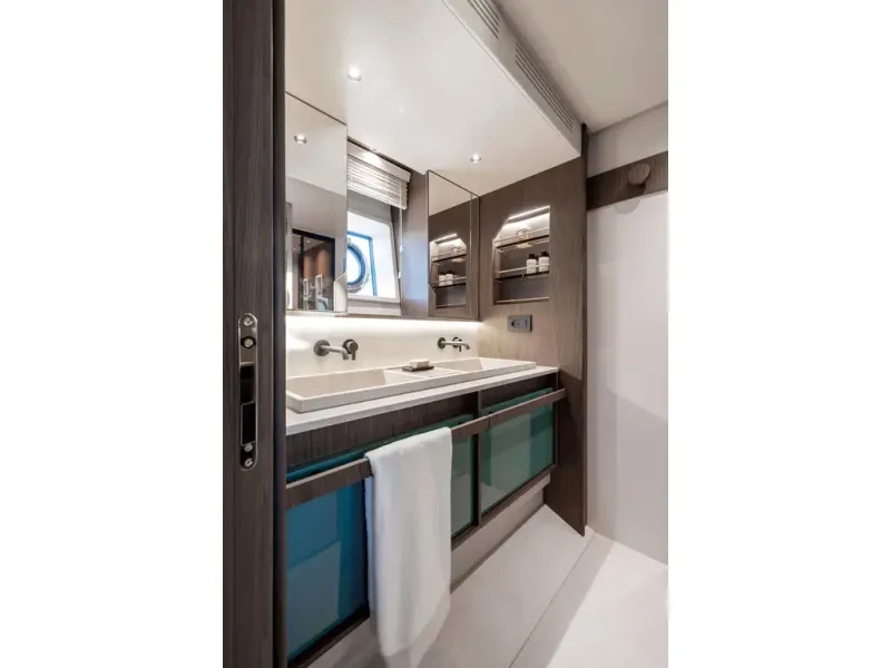 Slide: The Image of Azimut FLY 72 2026 - 46