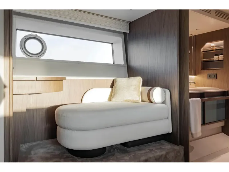 Slide: The Image of Azimut FLY 72 2026 - 47