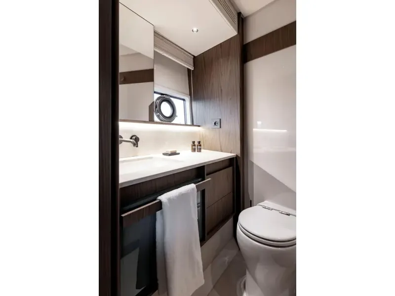 Slide: The Image of Azimut FLY 72 2026 - 58