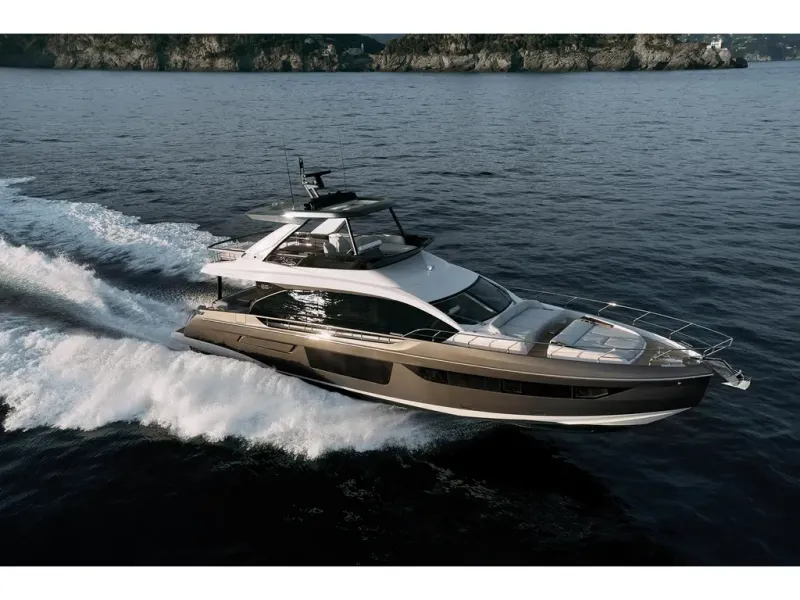 Slide: The Image of Azimut FLY 68 2026 - 10