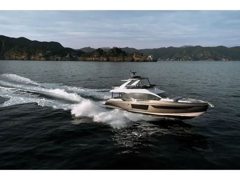 Slide: The Image of Azimut FLY 68 2026 - 11