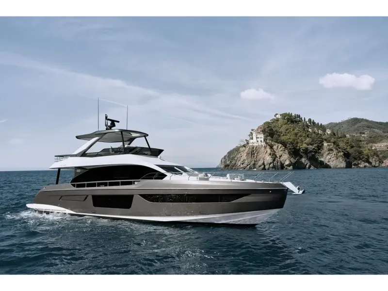 Slide: The Image of Azimut FLY 68 2026 - 13