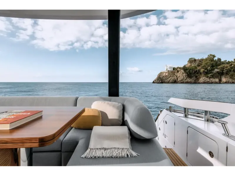 Slide: The Image of Azimut FLY 68 2026 - 20