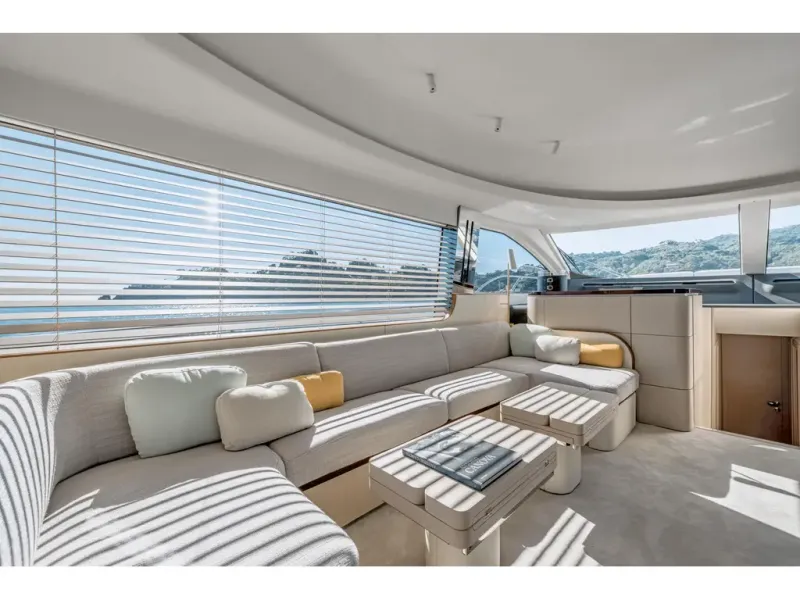 Slide: The Image of Azimut FLY 68 2026 - 21