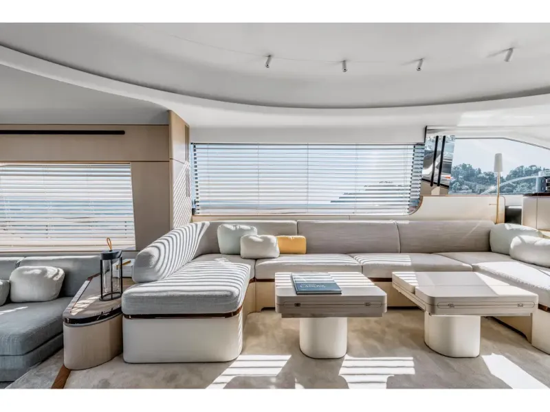 Slide: The Image of Azimut FLY 68 2026 - 22