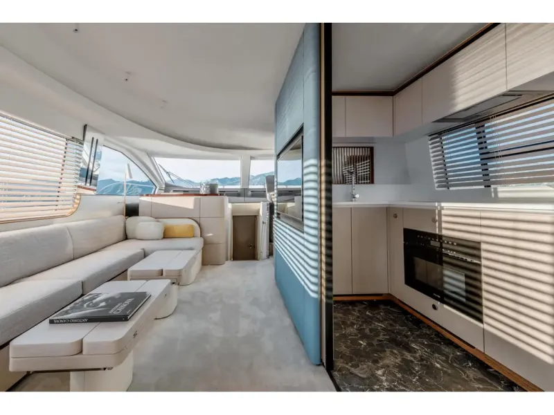 Slide: The Image of Azimut FLY 68 2026 - 23