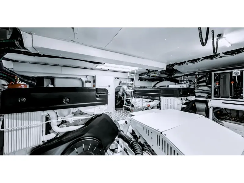 Slide: The Image of Azimut FLY 68 2026 - 24