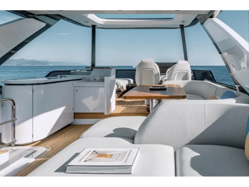 Slide: The Image of Azimut FLY 68 2026 - 26