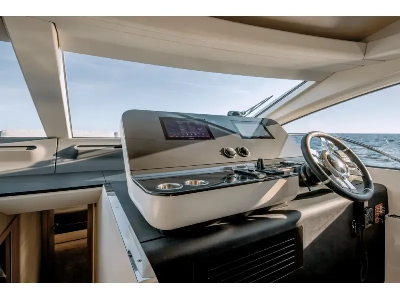 Slide: The Image of Azimut FLY 68 2026 - 34