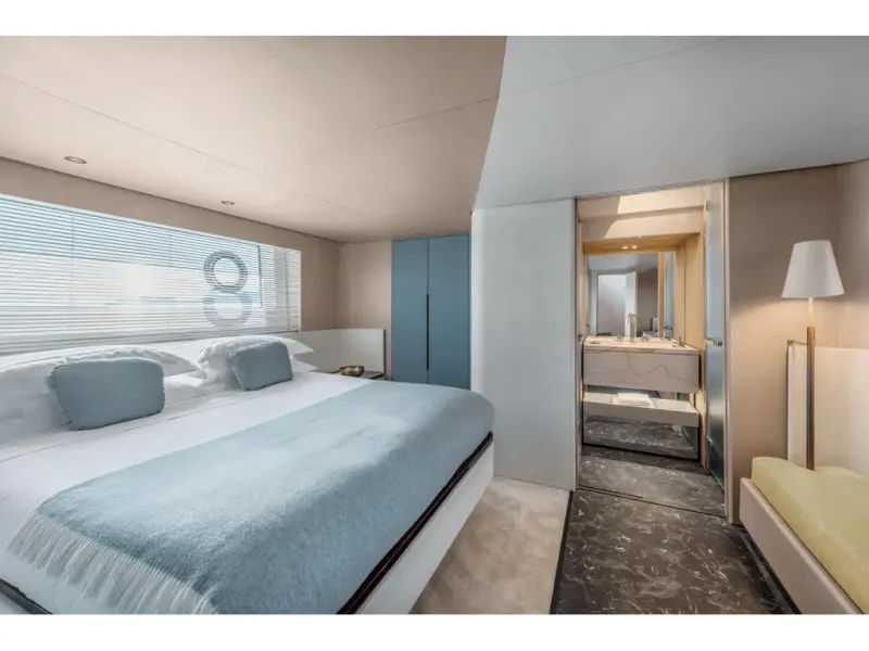 Slide: The Image of Azimut FLY 68 2026 - 35